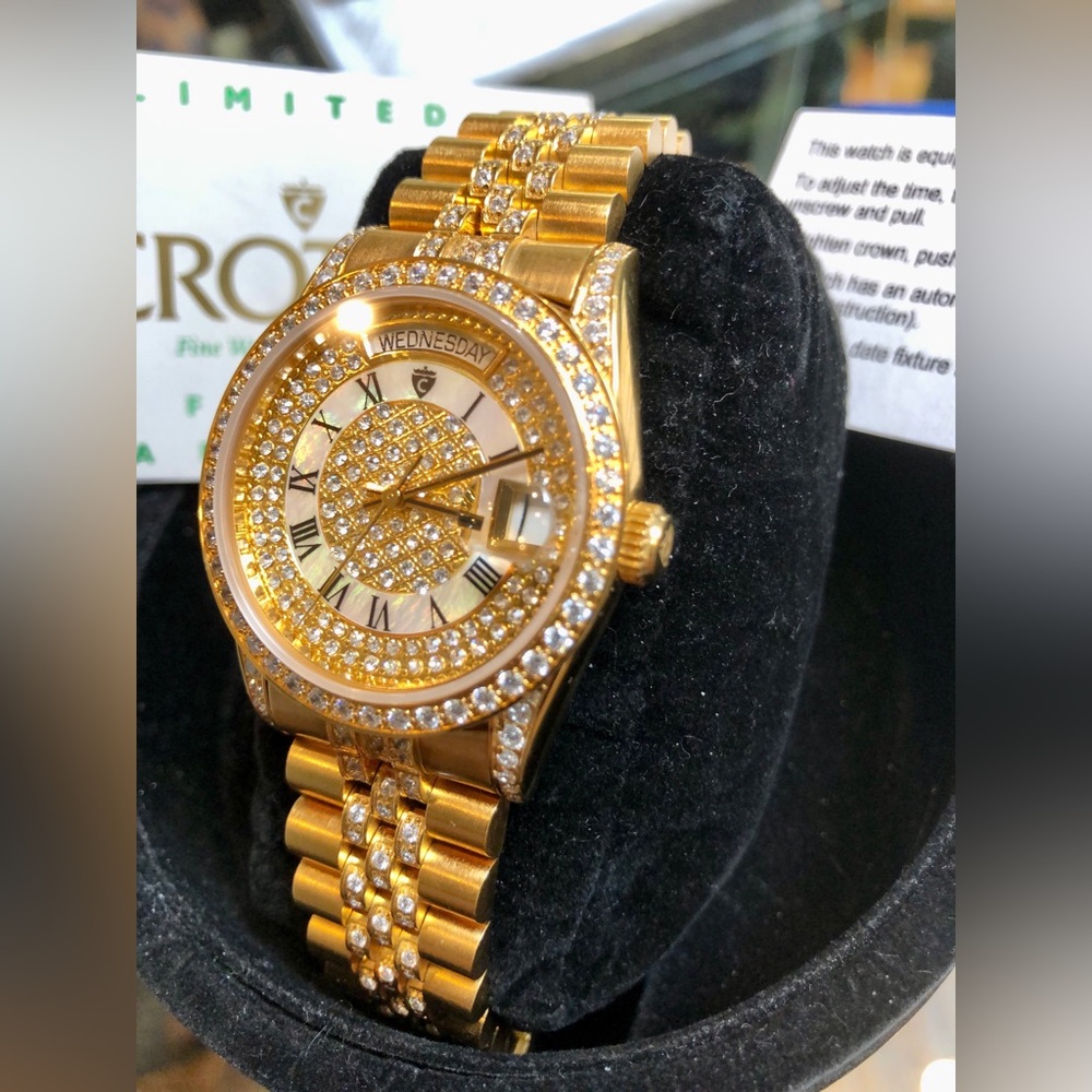 🚨SOLD🚨on Mercari Croton 1st Gen Bellagio Swiss Eta 2834-2 Day Date 25J watch